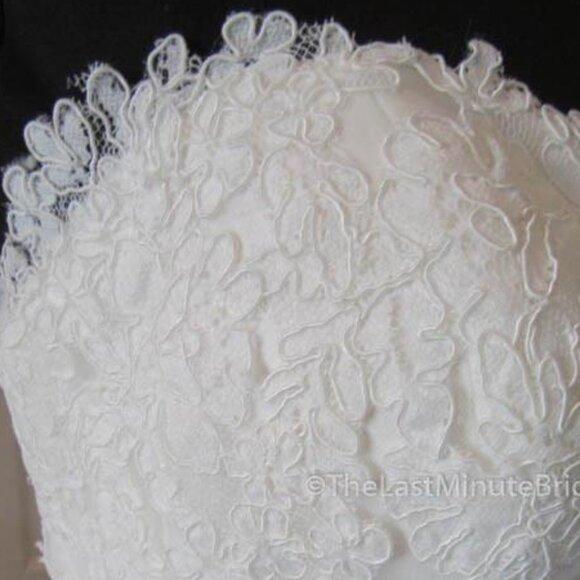 Maggie Sottero Ivory sweetheart neckline tiered layered skirt Wedding Dress 12 - Picture 7 of 13